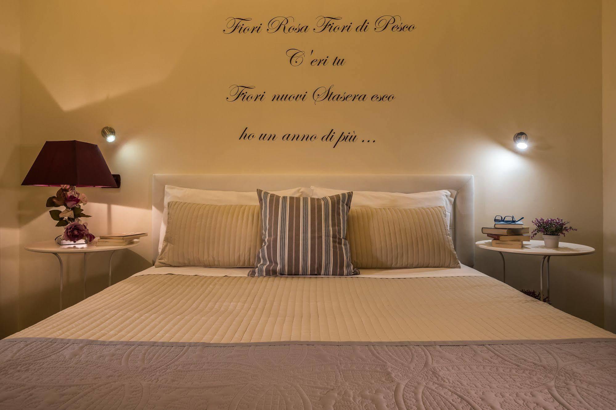 קליארי Fior Di Loto Rooms מראה חיצוני תמונה